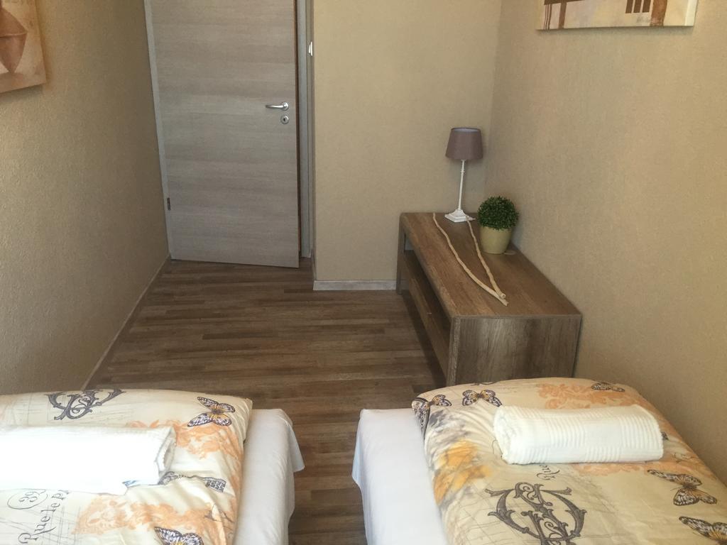 Belvárosi Deluxe Apartman Baja Exterior foto
